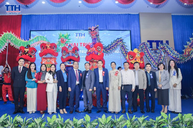 Thành phần tham dự