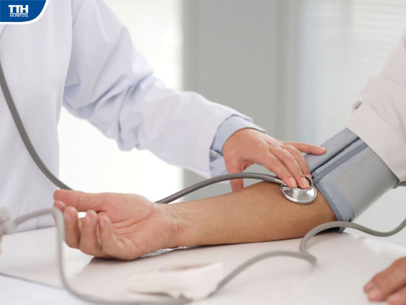 Cách kiểm soát huyết áp hiệu quả cho người già