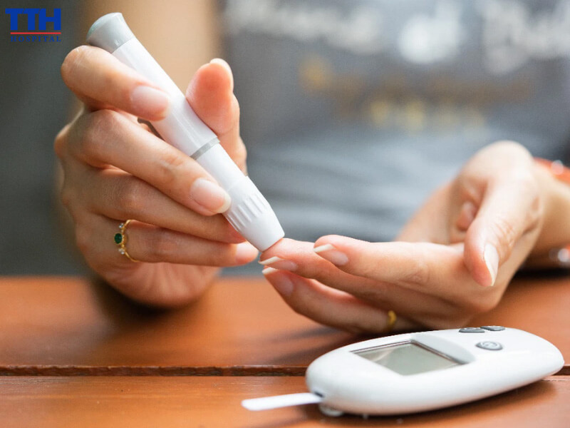 Ngay khi có dấu hiệu nghi ngờ, mẹ bầu nên đến các cơ sở y tế để thăm khám sớm nhất